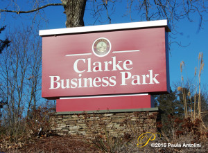 BA15_0273signclarkebuspark