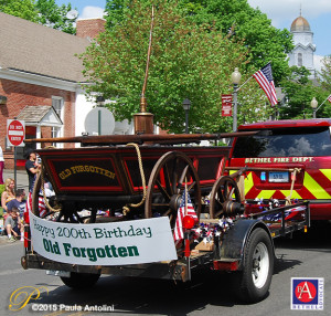 BA2_0080oldforgottenfiretruck