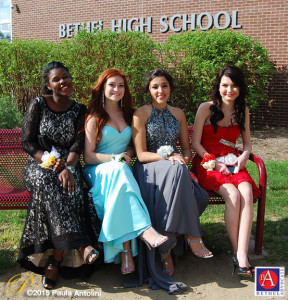 BA8_0125girlsonbench