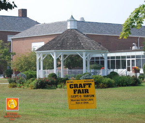 BA37_0545craftfairsignbygazebo