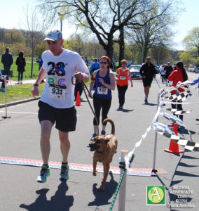 BA52_0211runnersdog