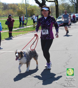 BA62_0234runnerwithdog