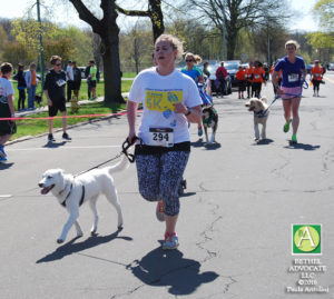 BA64_0231runnerswithdogs