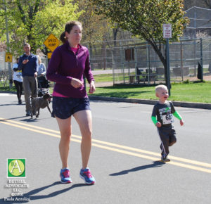 BA79_0148childrensracewithmom