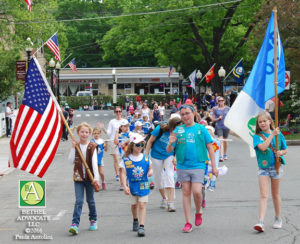 BA128_0324scoutsgroupflags