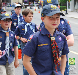 BA145_0355cubscoutsclose