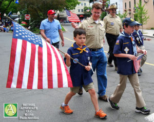 BA146_0356cubscoutlargeflag