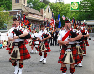 BA164_0408pipesanddrums2