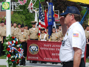 BA38_0493wreathandsalute