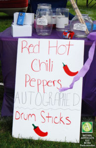 BA97_0036chilipeppersign2