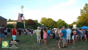 BA46_0873crowdshotflag