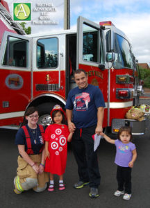 BA51_0299familywithbethelfiretruck