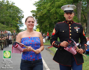 ba15_0206soldierhandingflags1