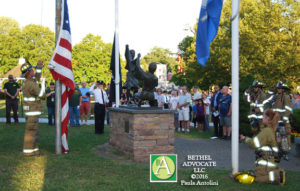 ba22_0846flagsalutecrowd