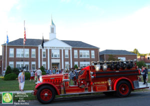 ba2_0861municipalbldgoldfiretruck1