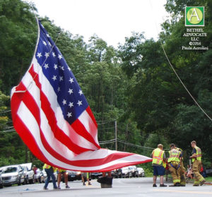 ba7_0180takingdownflag2ctunitedride