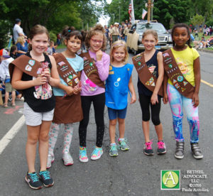 ba87_0253girlscoutsgrouppose