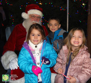 ba85_0846santawithgirlsandboy