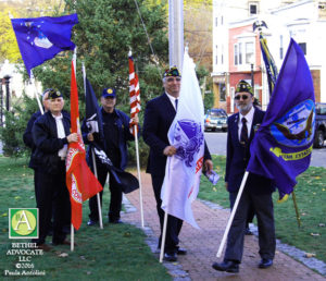 ba9_0583veteransholdflags