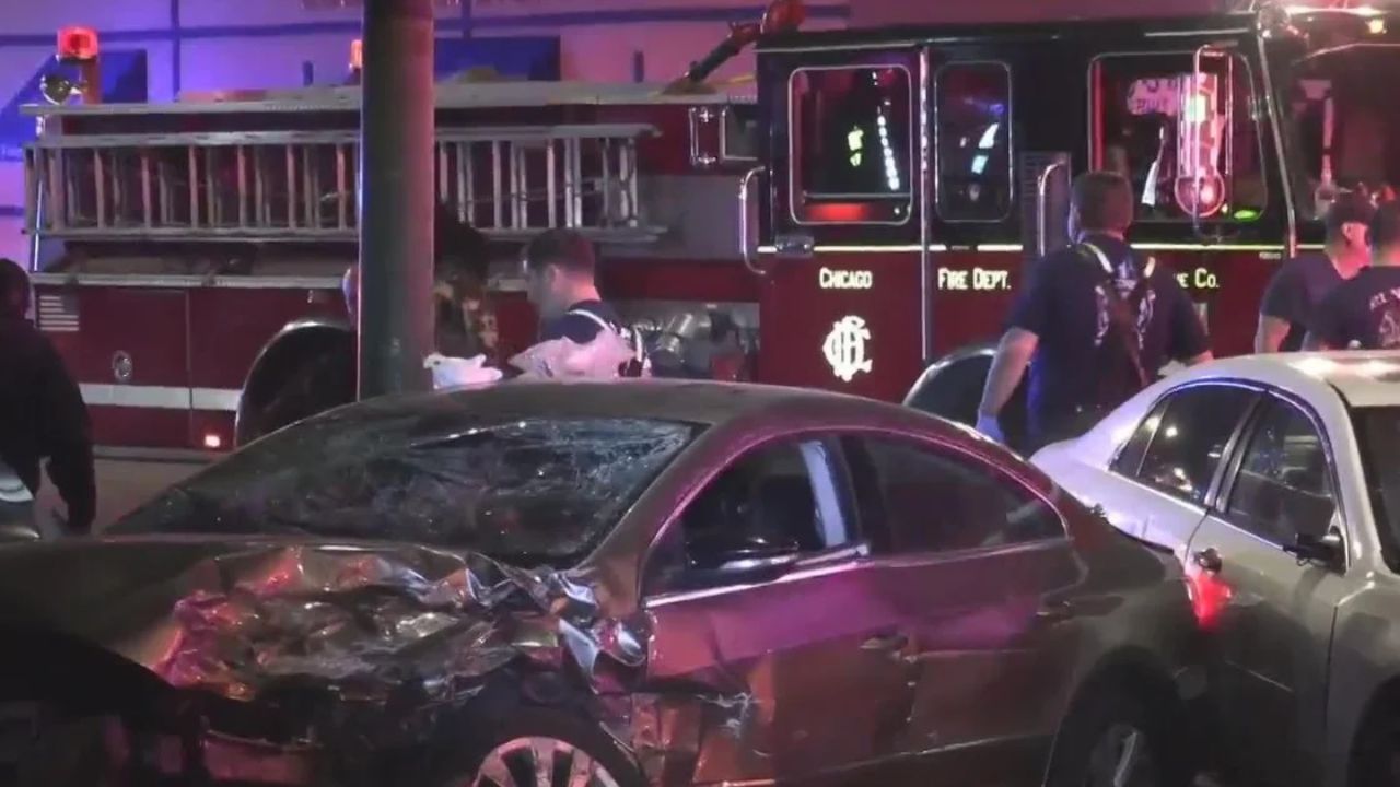 19-Year-Old Woman Killed After Sedan Runs Red Light in Downtown Chicago Crash