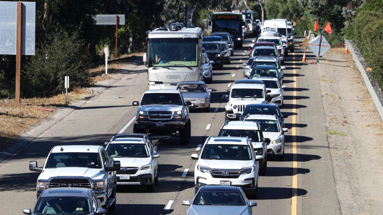 Highway 101 Traffic Snarled in San Luis Obispo Due to Lane Closure for Maintenance Work
