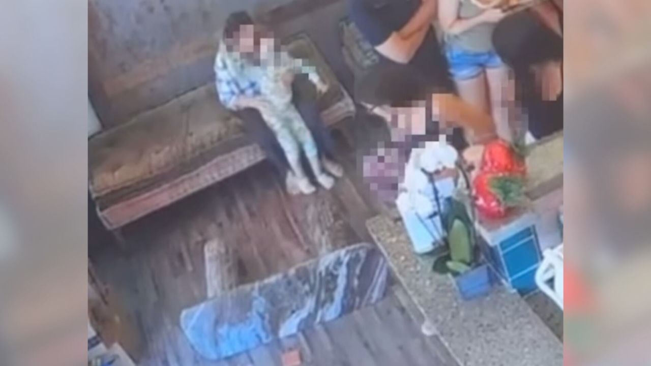 New Jersey Mom Claims Humiliation After Café Demands Payment for $1,600 Table Broken by 3-Year-Old Daughter