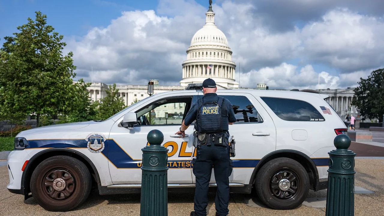 Trump Deploys Hundreds of Federal Officers to Patrol D.C. in Crime Crackdown