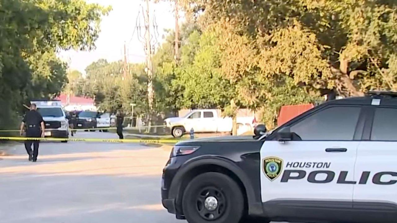 Two Men Impersonating Police Fatally Shot During Houston Home Invasion Attempt