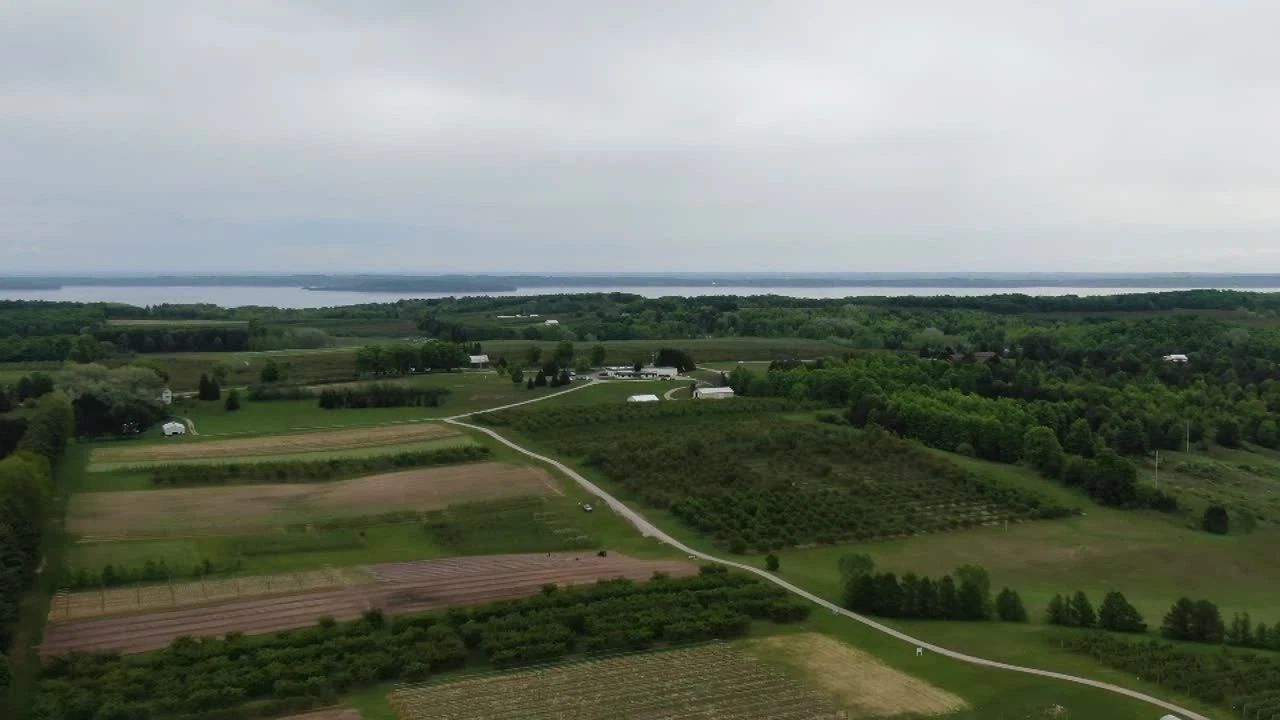 Warm and Muggy with Low Chance of Thunderstorms Monday in Green Bay