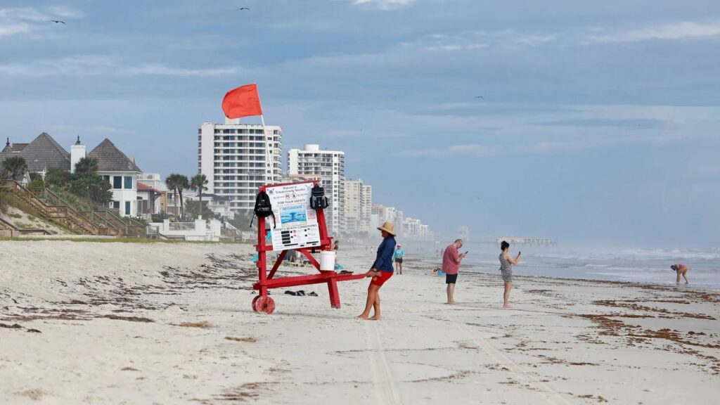 High Surf Advisory Waves Up to 9 Feet Threaten Volusia County Shores; Red Flag Warning Ongoing (1)