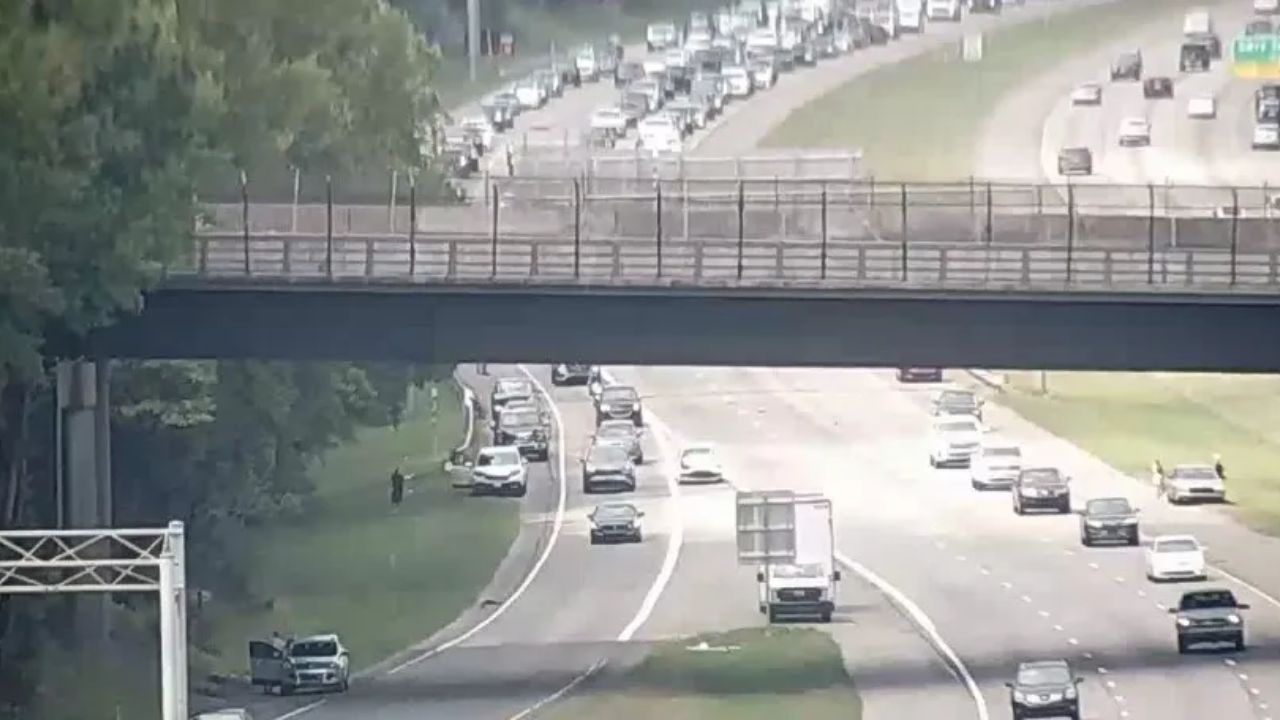 I-40 Reopened after 7-Vehicle Crash Caused 4-Mile Traffic Backup in Raleigh (1)