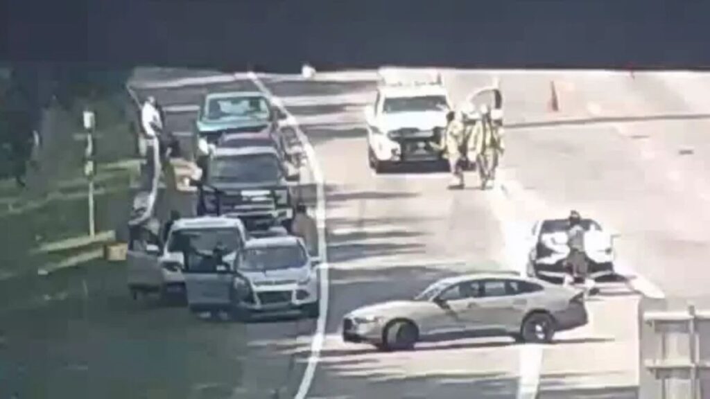 I-40 Reopened after 7-Vehicle Crash Caused 4-Mile Traffic Backup in Raleigh