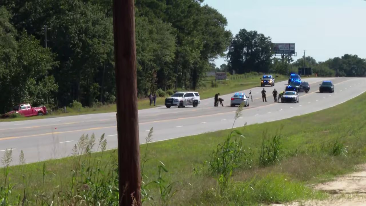 One Killed, Multiple Hospitalized in Detroit East Side Crash; Traffic Snarled (1)