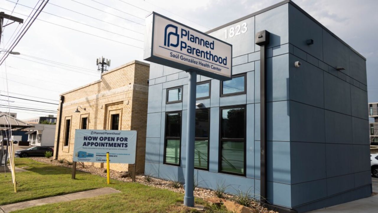 Parents Group Alleges Toxic Gender-Affirming Drugs for Children at Planned Parenthood in Washington