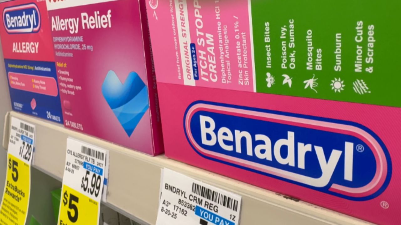 South Carolina Teen Hospitalized after She Ingested Benadryl Pills to Get High; Sparks Concern among Parents