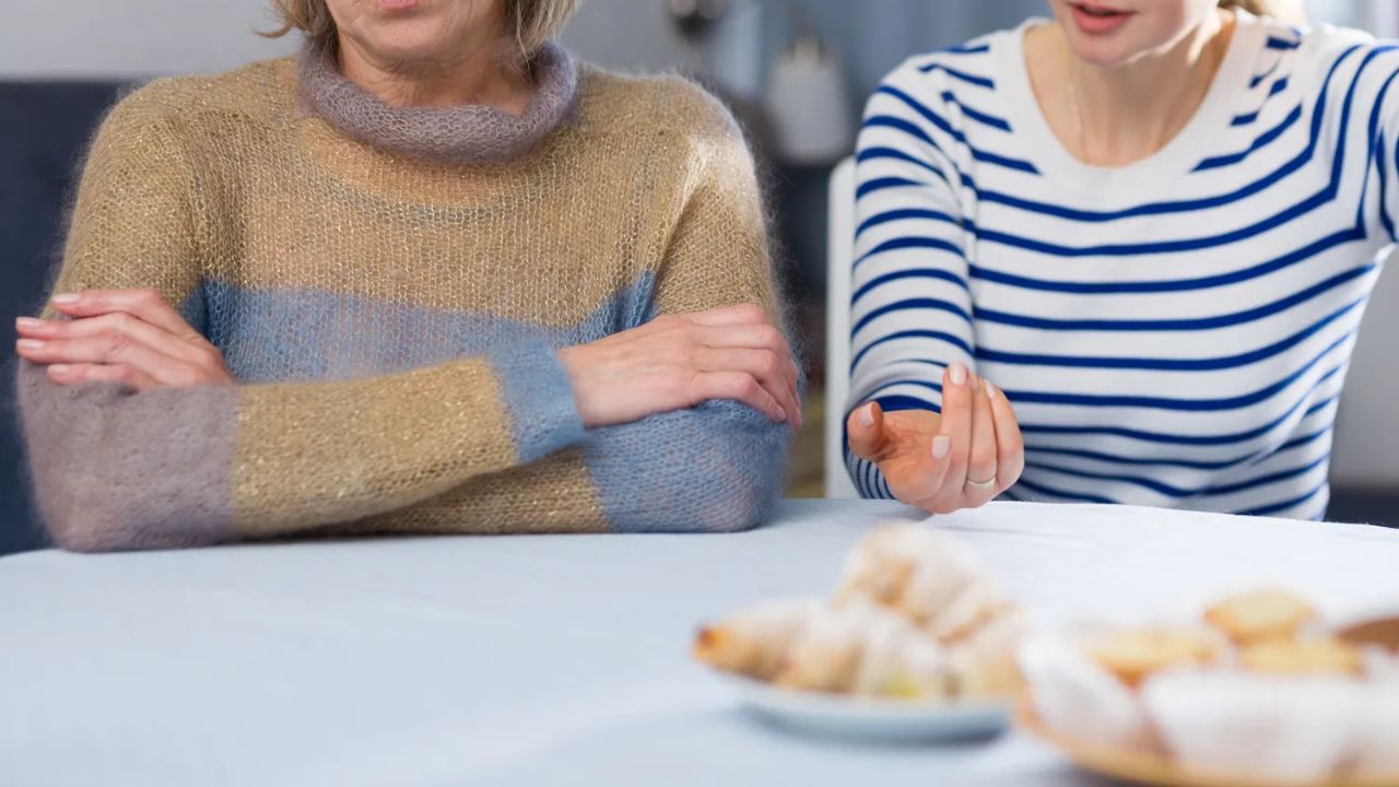Woman Refuses to Attend Mother-in-Law’s Holiday Gatherings After Years of Insults, Raising Questions About Family Boundaries