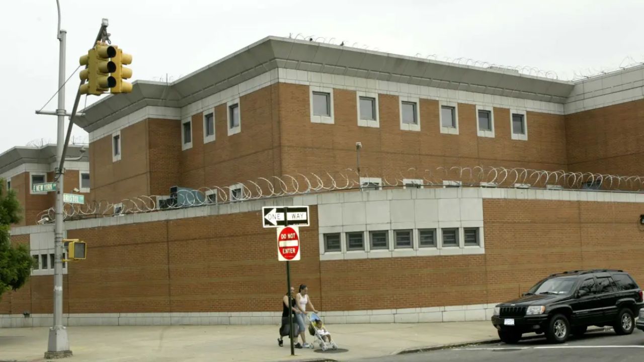 Brooklyn Youth Counselor Accused of Taking $70K in Bribes to Smuggle Drugs and Weapons into Juvenile Detention Center