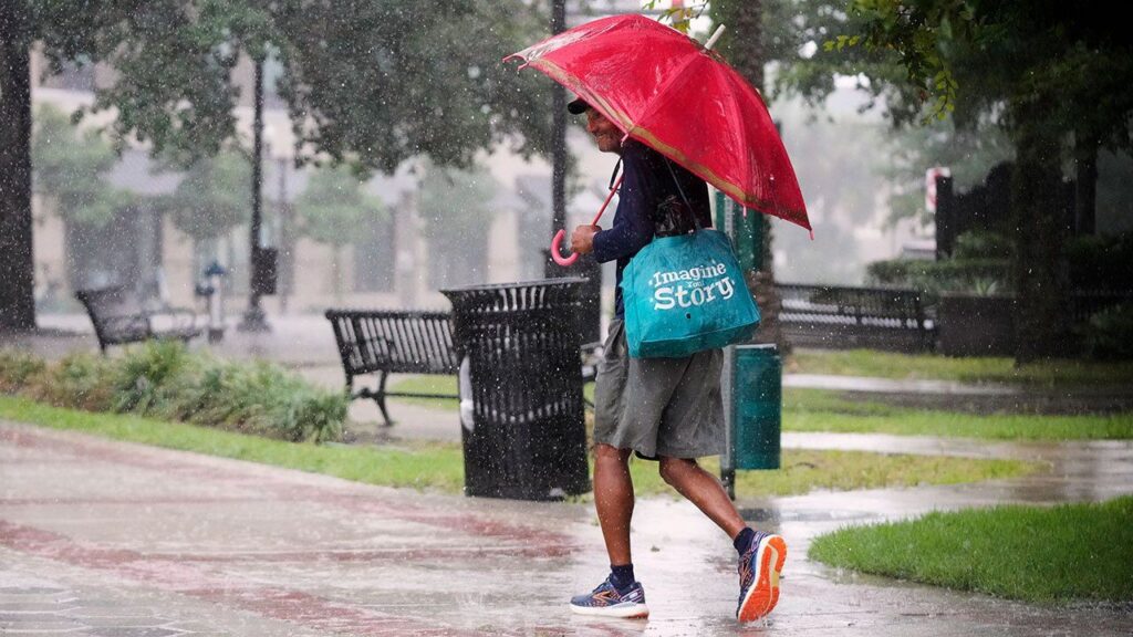 Central Florida Braces for Heavy Storms and Flash Flooding as Hurricane Melissa Fuels Dangerous Weather (1)