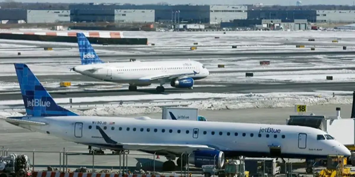 JetBlue Flight Makes Emergency Landing in Florida After Sudden Altitude Drop