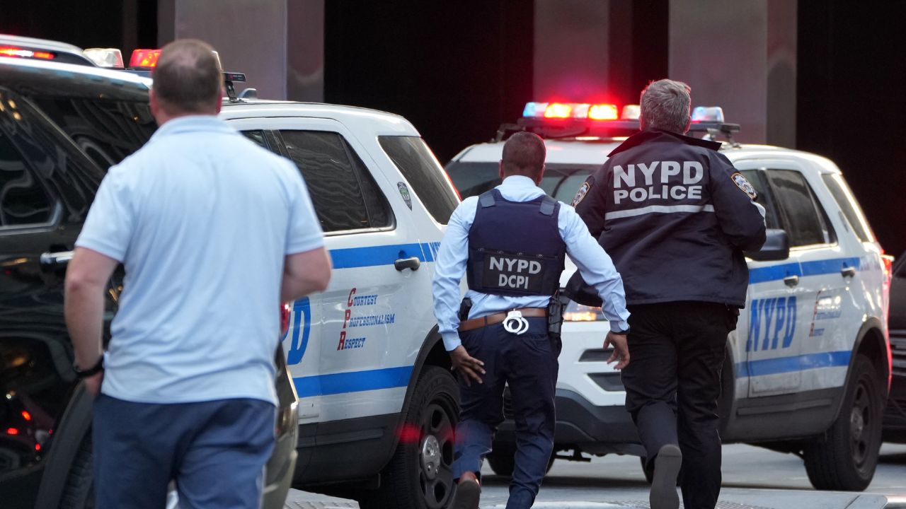 Armed 20-Year-Old Fatally Shot by NYPD After Chaotic Rampage and Threats to ‘Shoot Up’ Hospital (1)