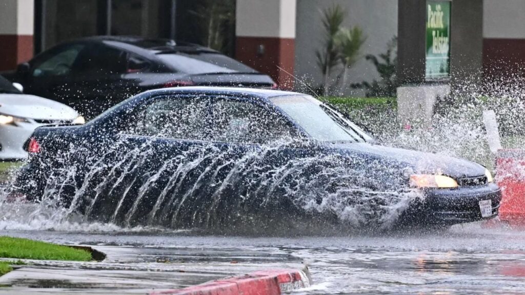 Evacuation Warnings Issued as Powerful Storm Targets Southern California with Heavy Rain and Flood Risks (1)