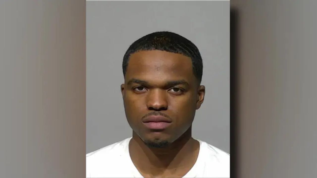 Fentanyl Dealer Nabbed after 80 MPH Police Chase Through Milwaukee; Threw Drugs and Guns during Chase
