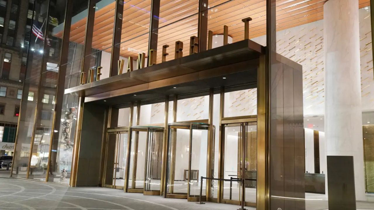 Homeless Man Arrested after Wild Midtown Punching Spree Ends Inside One Vanderbilt Skyscraper - NYPD