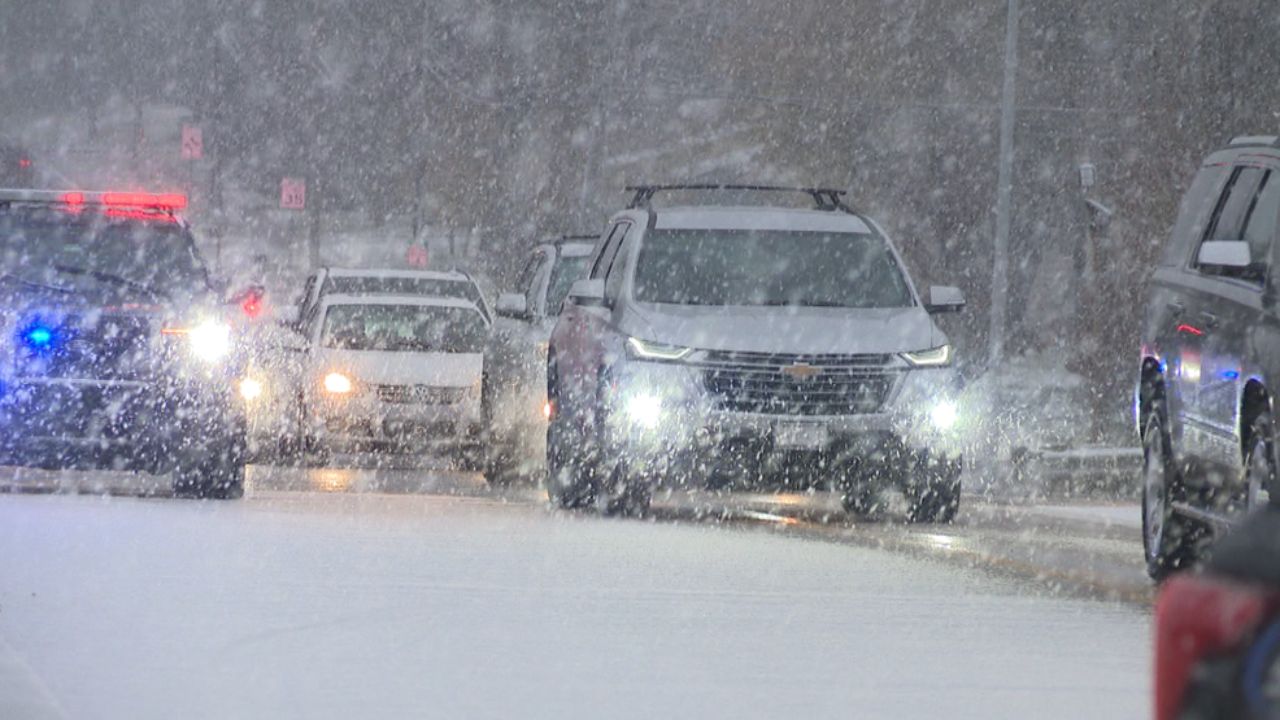Lake-Effect Snow, Strong Gusts Could Disrupt Thanksgiving Travel in Michigan; Forecasts Warn