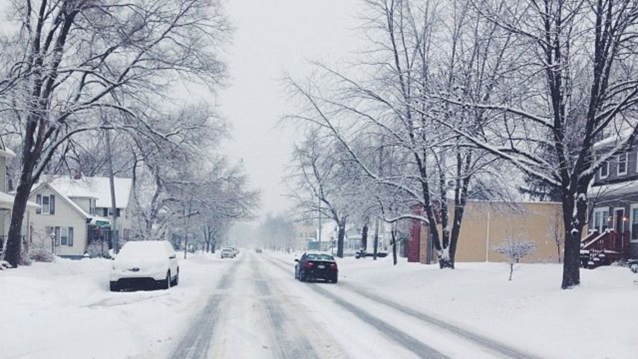 Metro Detroit Faces Brutally Cold Start to Workweek with Flurries, Single-Digit Wind Chills with Snow Showers