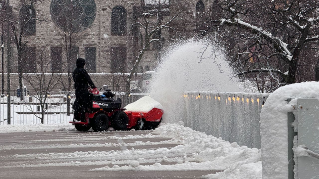 Powerful Winter Storm Slams Minnesota with Heavy Snow, Blizzard Conditions