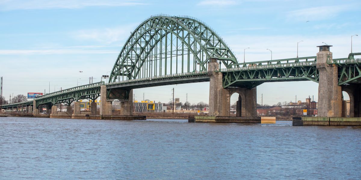 Search Underway After 25-Year-Old Woman Jumps From Tacony-Palmyra Bridge Into Delaware River