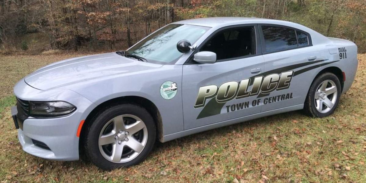 Three Killed, Including Juvenile, and One Critically Injured in Head-On Crash on Joor Road