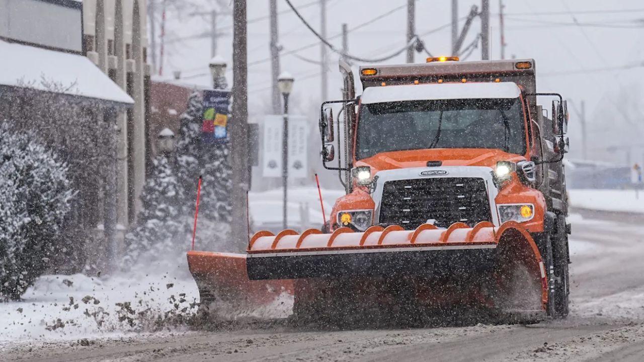 Winter Weather Advisory Expanded Across Southeast Michigan as First Snow Blankets Region