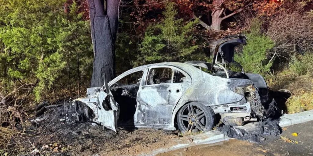 iPhone Alert Helps Save Unconscious Driver as NJ Officers Rescue Him from Burning Car (1)